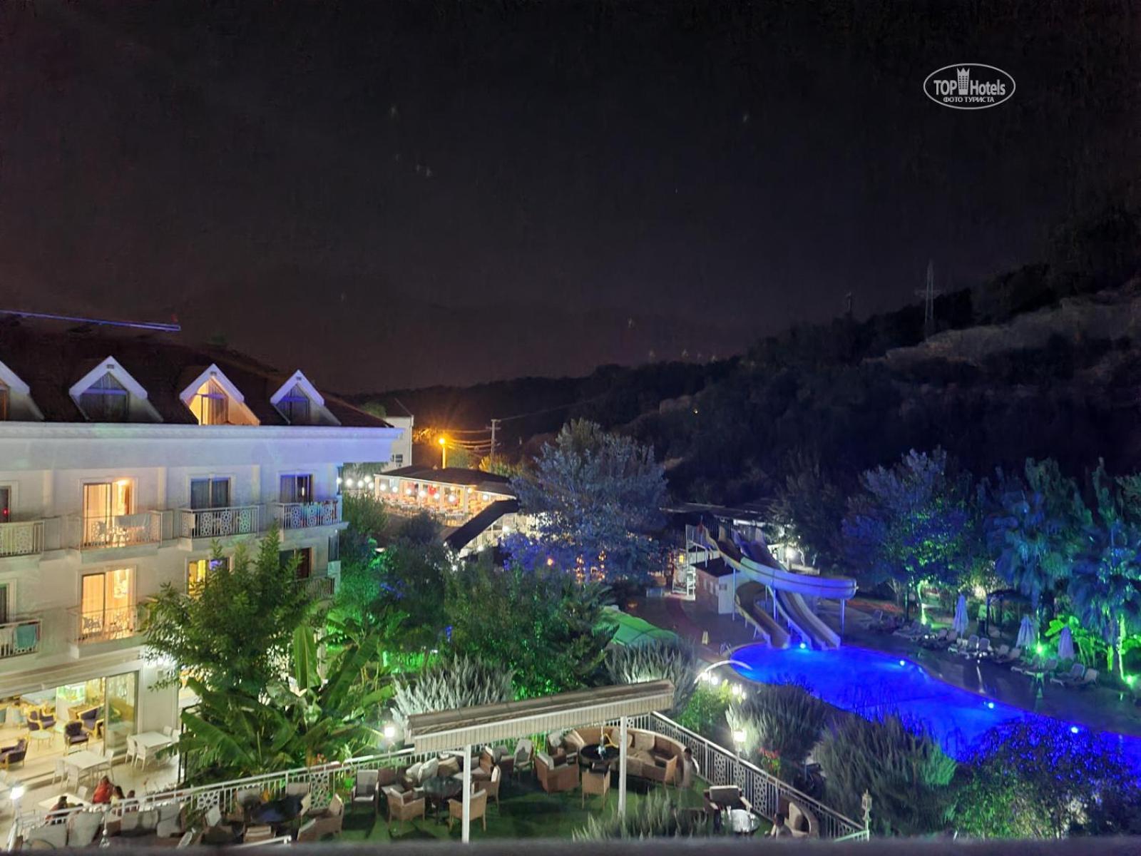 Miramor Hotel & Spa アンタルヤ エクステリア 写真 The resort at night